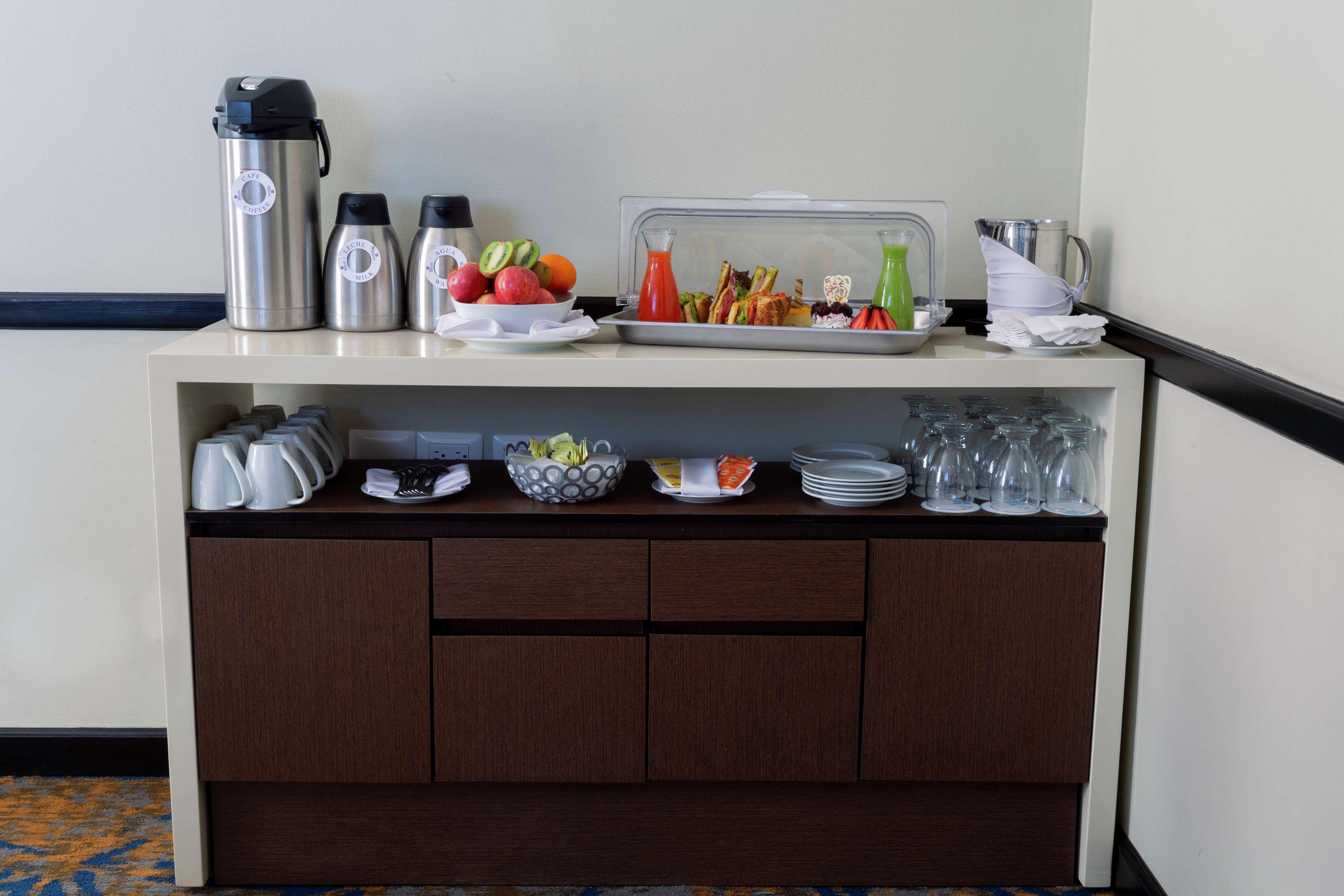 Hilton Garden Inn Guatemala City Ngoại thất bức ảnh