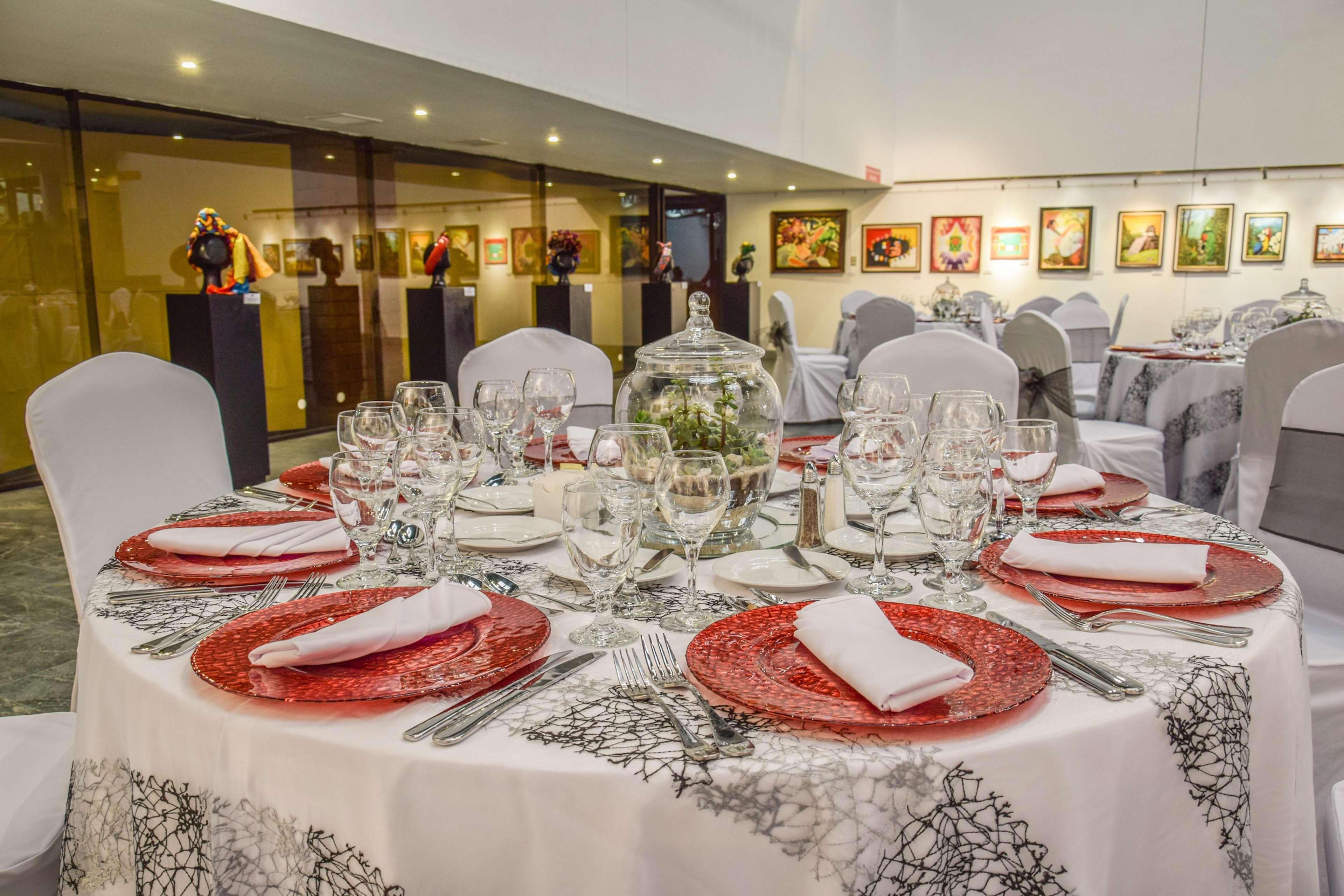 Hilton Garden Inn Guatemala City Ngoại thất bức ảnh